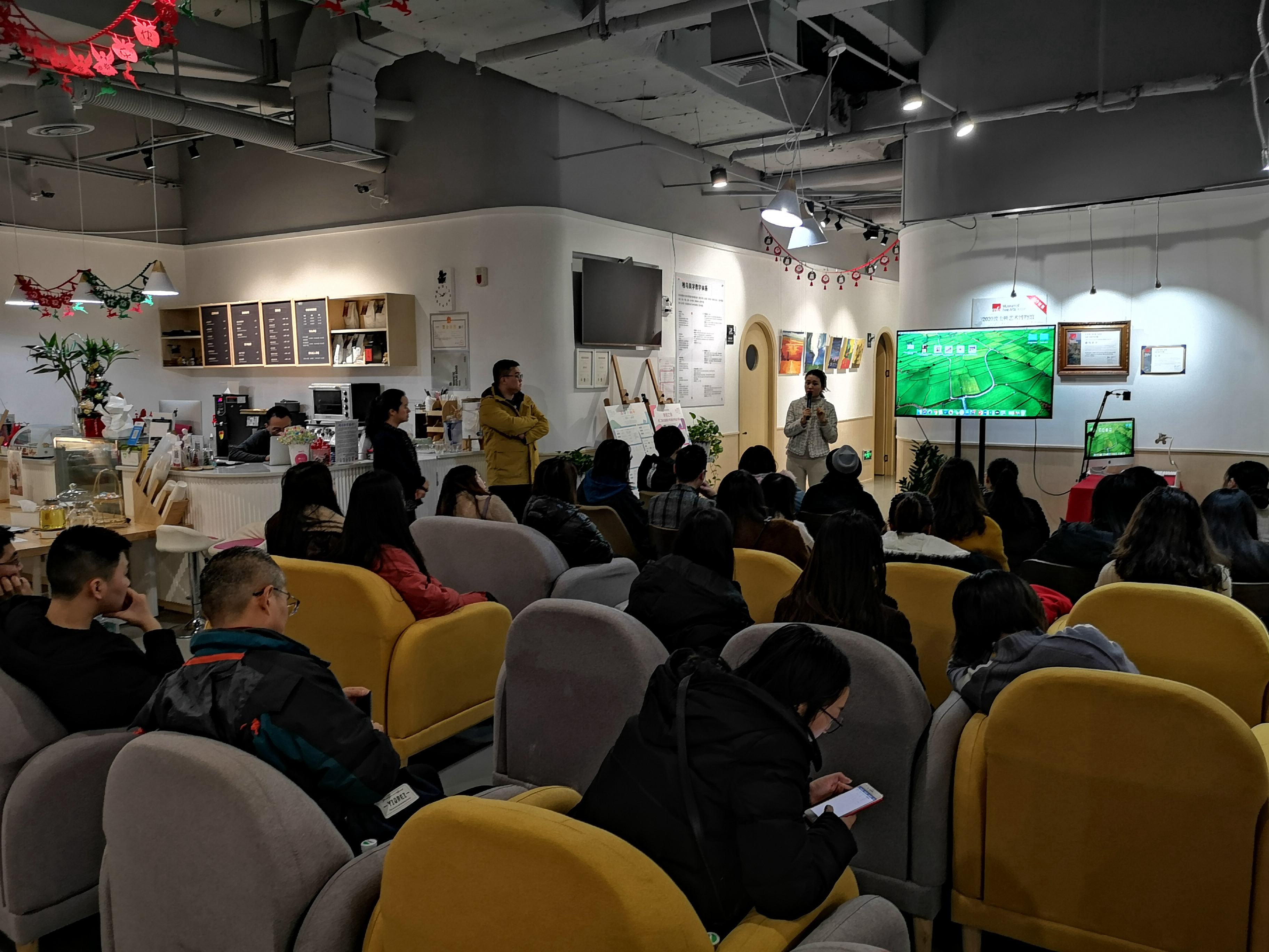 中国美术学院成都考级中心金色年华艺术沙龙顺利启动